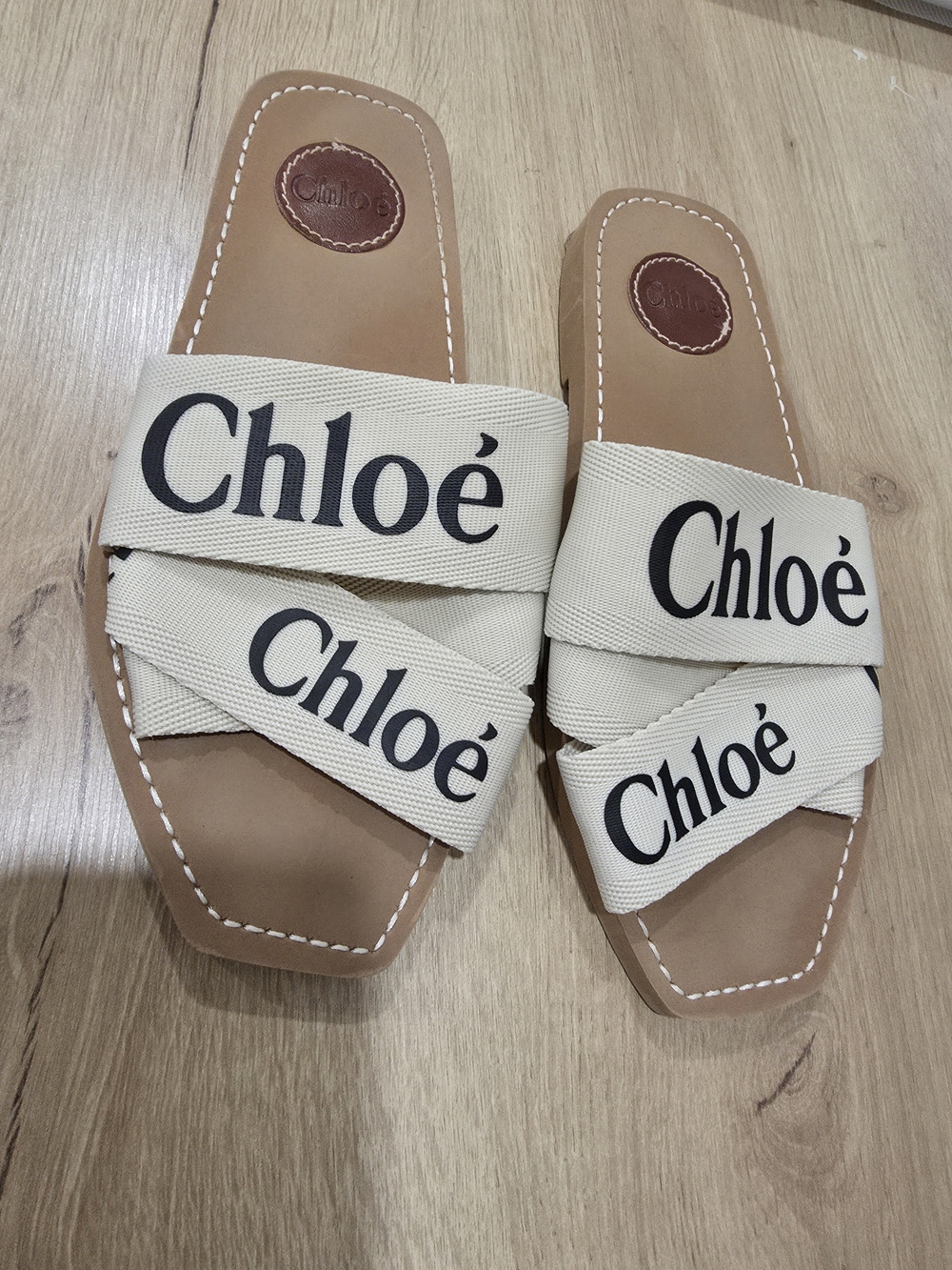 Chloé Cream Logo Cross-Strap Slide Sandals